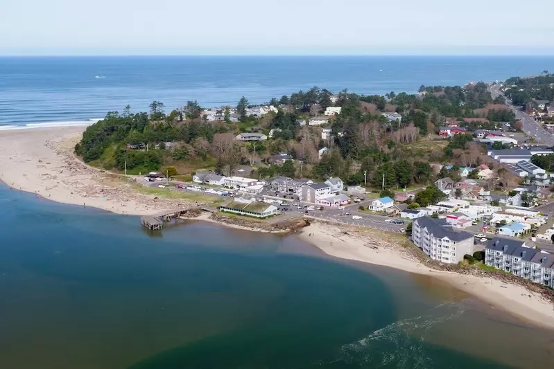 lincoln city from air