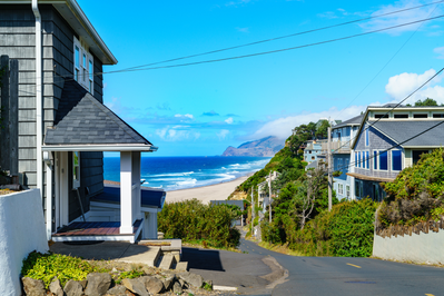 lincoln city houses and beach