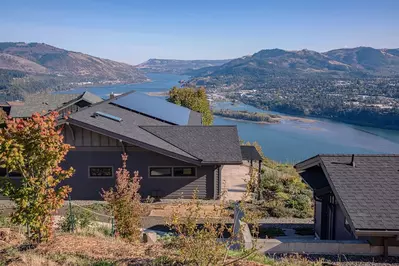 house in Hood River, Oregon