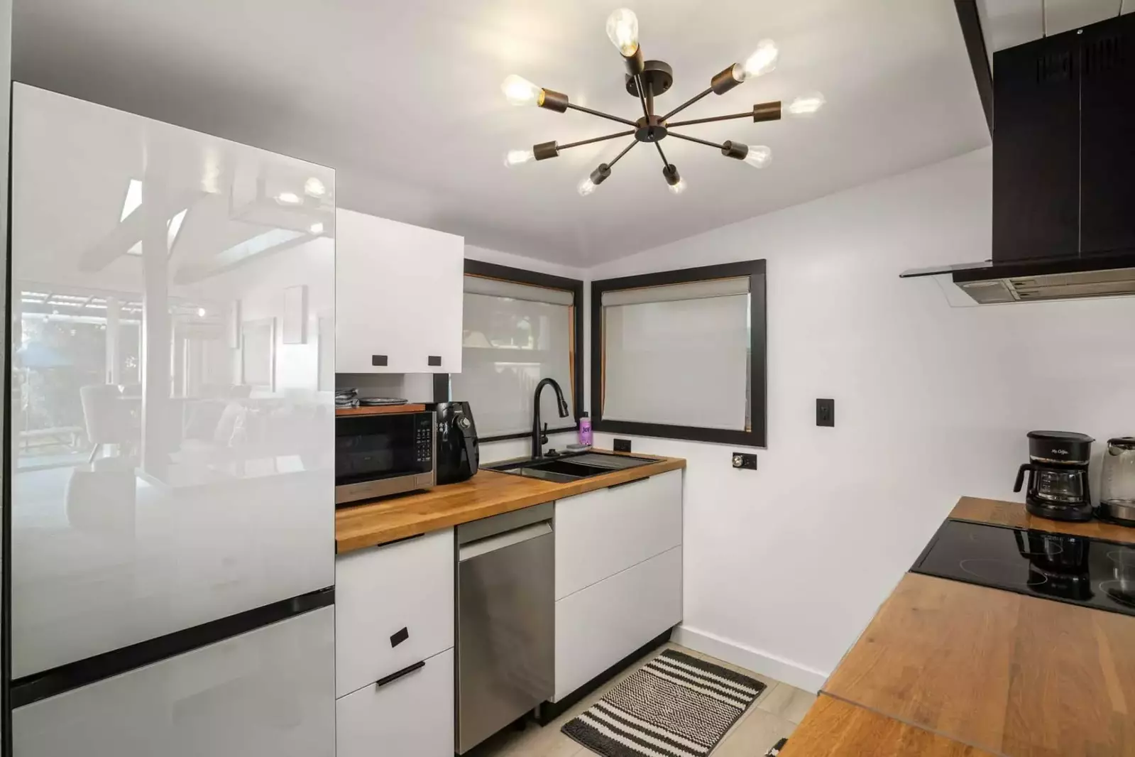 The kitchen is well equipped and efficient. Perfect place to prepare a delicious meal.