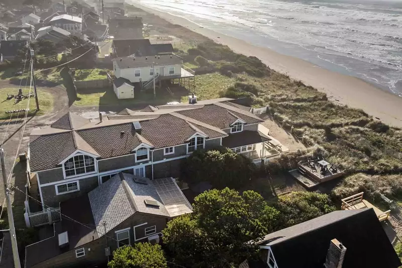 Rockaway Beach is beloved for it's vast sandy beach and iconic Twin Rocks.