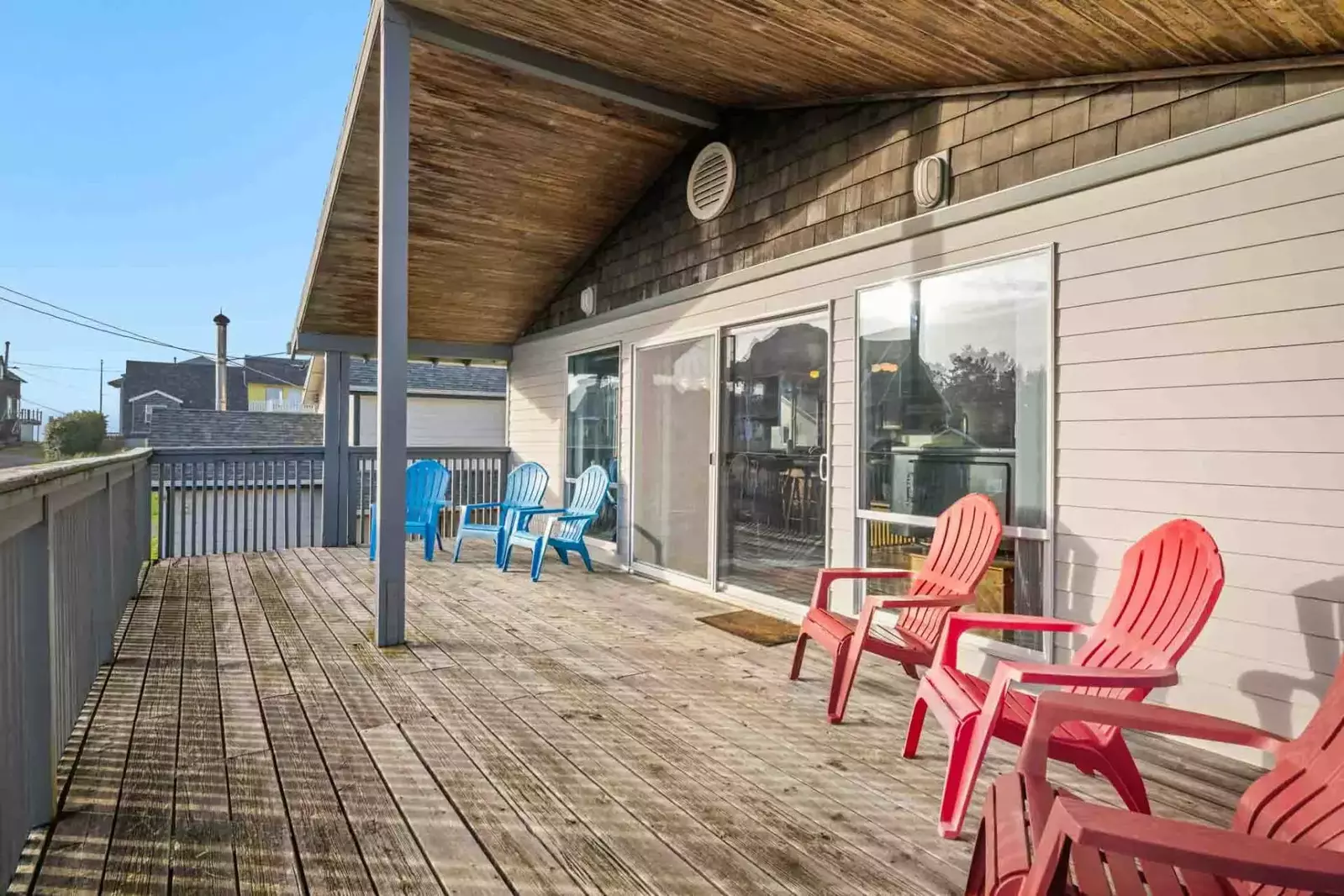 The Oregon Coast is gorgeous in every season. Remember to pack both sunblock and some warm clothing.