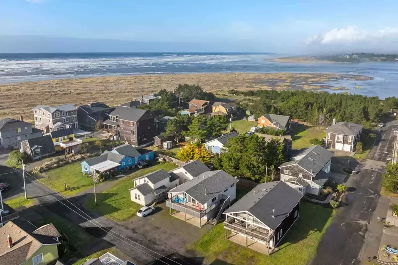 This rental is just north of Ecola State Park, one of the most beautiful state parks in the Pacific Northwest.