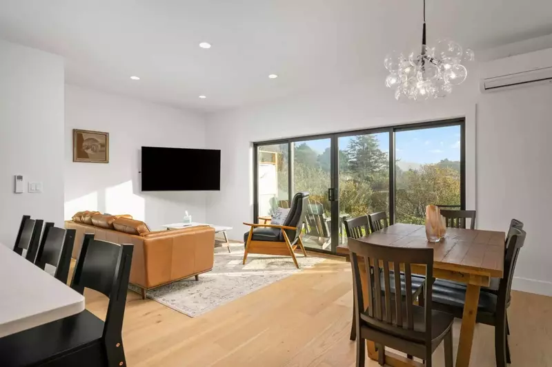 Welcome to Lake & Laughter Unit 1. We hope we get to host you at this exquisite Rockaway Beach rental. Please reach out with any questions.