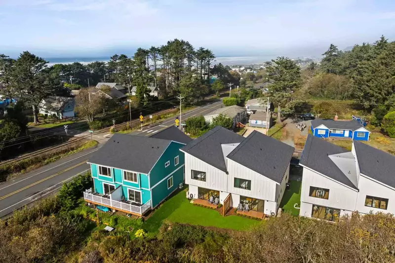 Lake & Laughter Unit 1 is located just south of Rockaway Big Tree. This is an excellent hiking area leading to a massive coastal cedar.