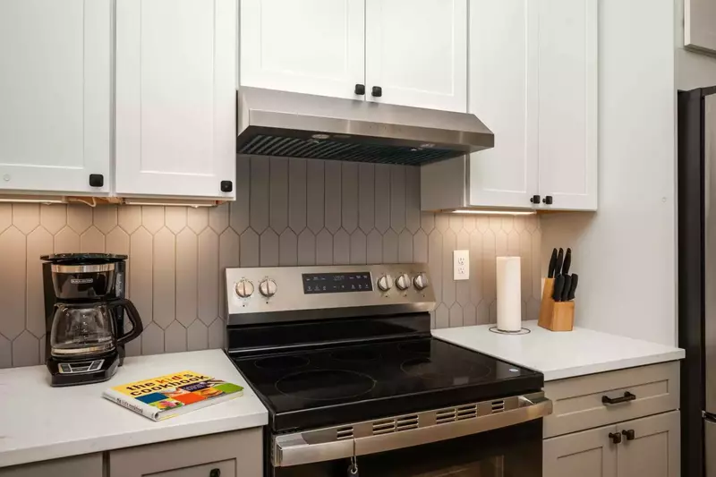 Coffee lovers are in luck as this rental provides coffee. There are also cute cafes in town!