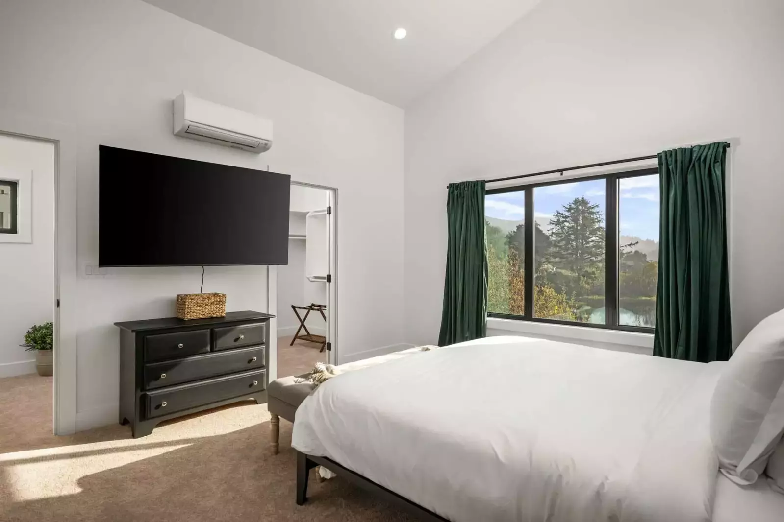 The Oregon Coast is full of natural wonders. We are happy to recommend our favorite hikes, parks, tidepools, and more.