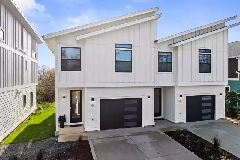 Lake & Laughter Unit 1 is also available to rent. Please reach out if you would like to book both units!