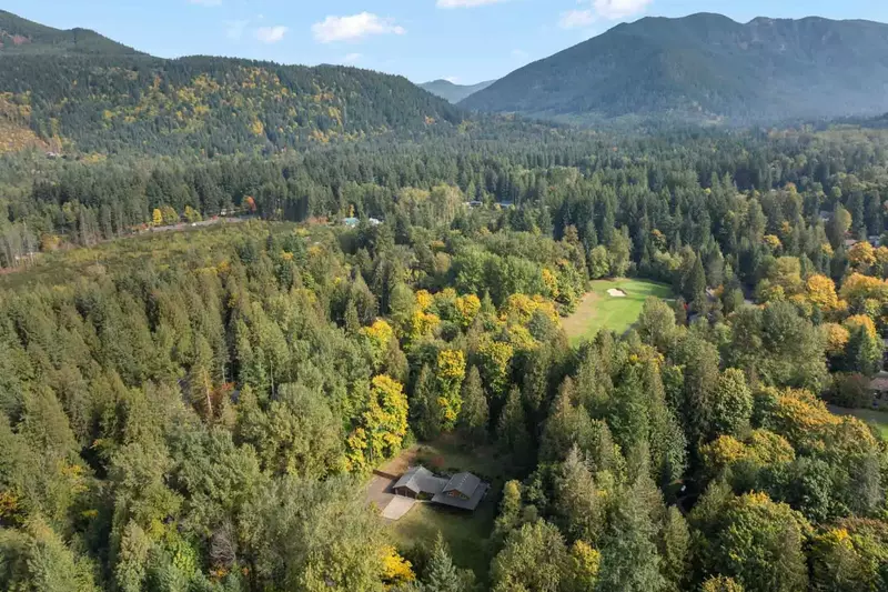 We hope we get to host you at this delightful property. Please reach out to us with any questions. We are happy to answer!