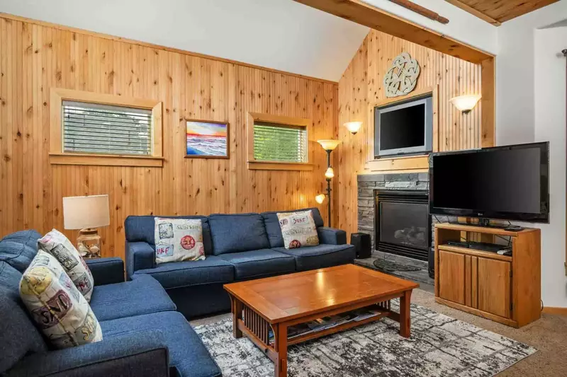 Twin Rocks Hideaway is a charming vacation rental located in central Rockaway Beach just a bit north of Spring Lake.