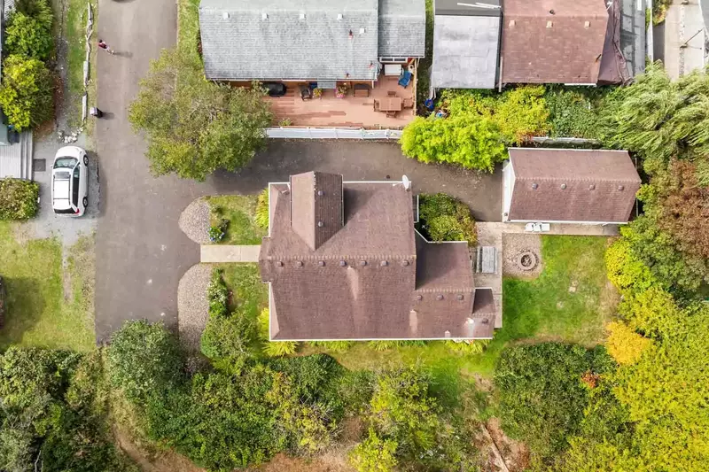 The Oregon Coast is full of natural wonders. We are happy to recommend our favorite hikes, parks, tidepools, and more.