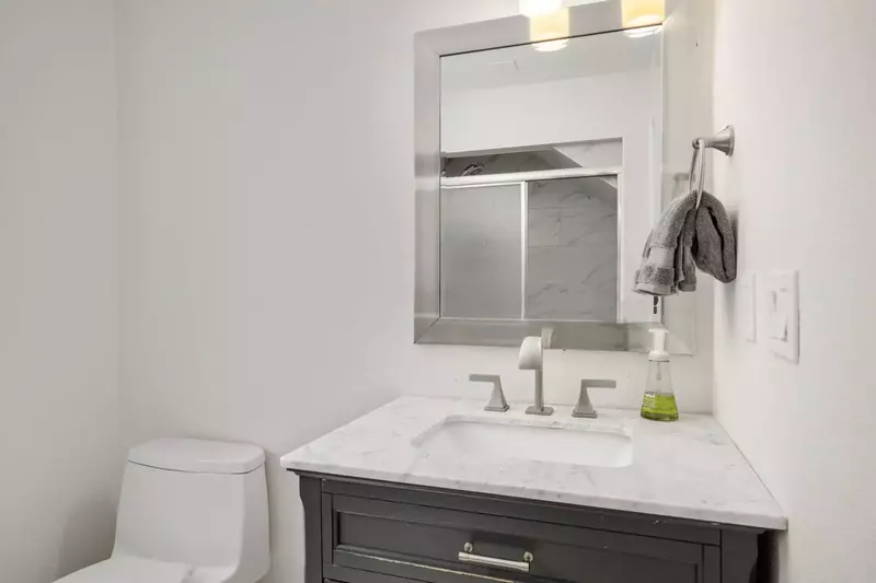 Please reach out with any questions about Lake Oswego, Oregon, or this rental. We hope we get to host you soon!