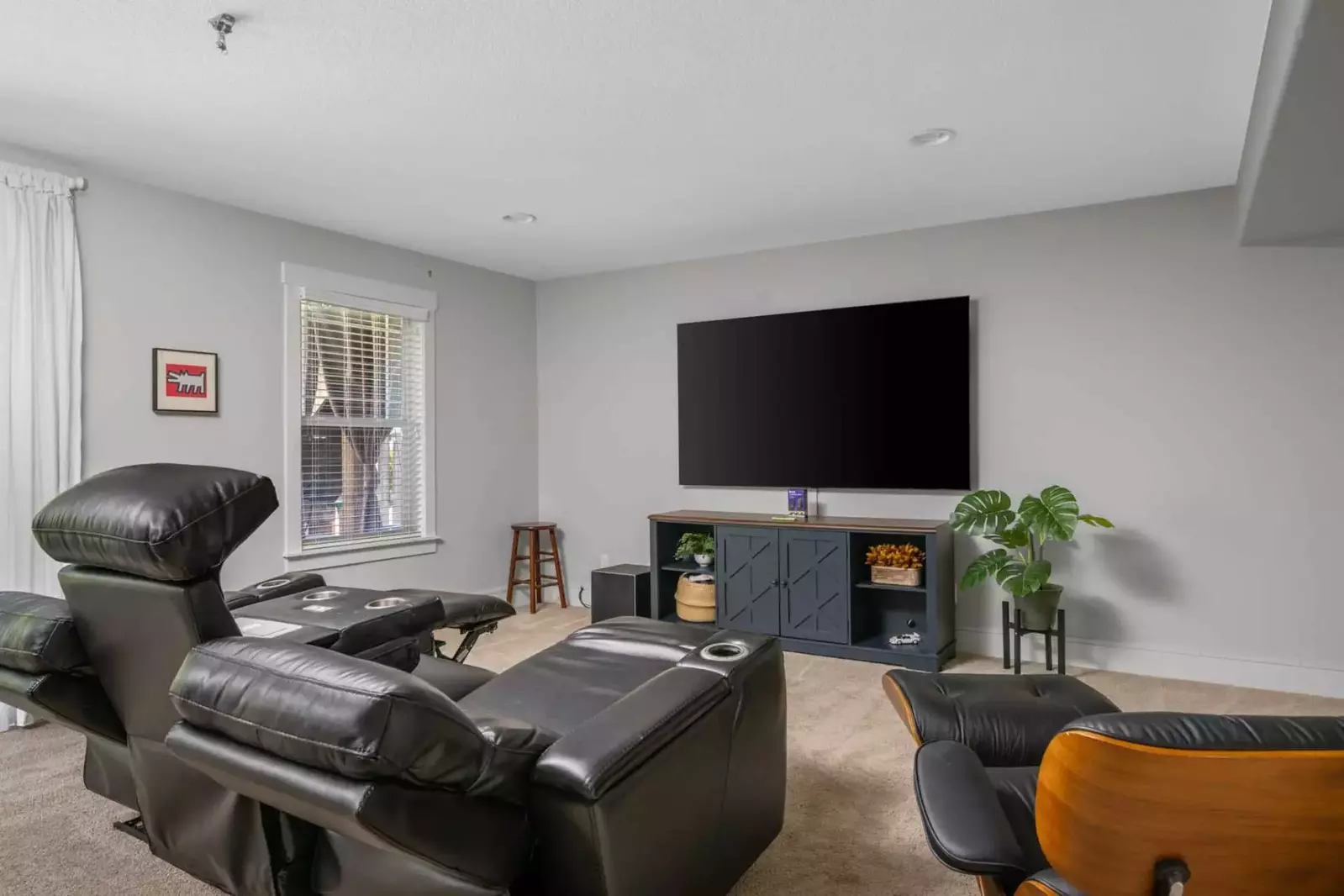 Watch you favorite movies, shows, and sports on this smart tv.