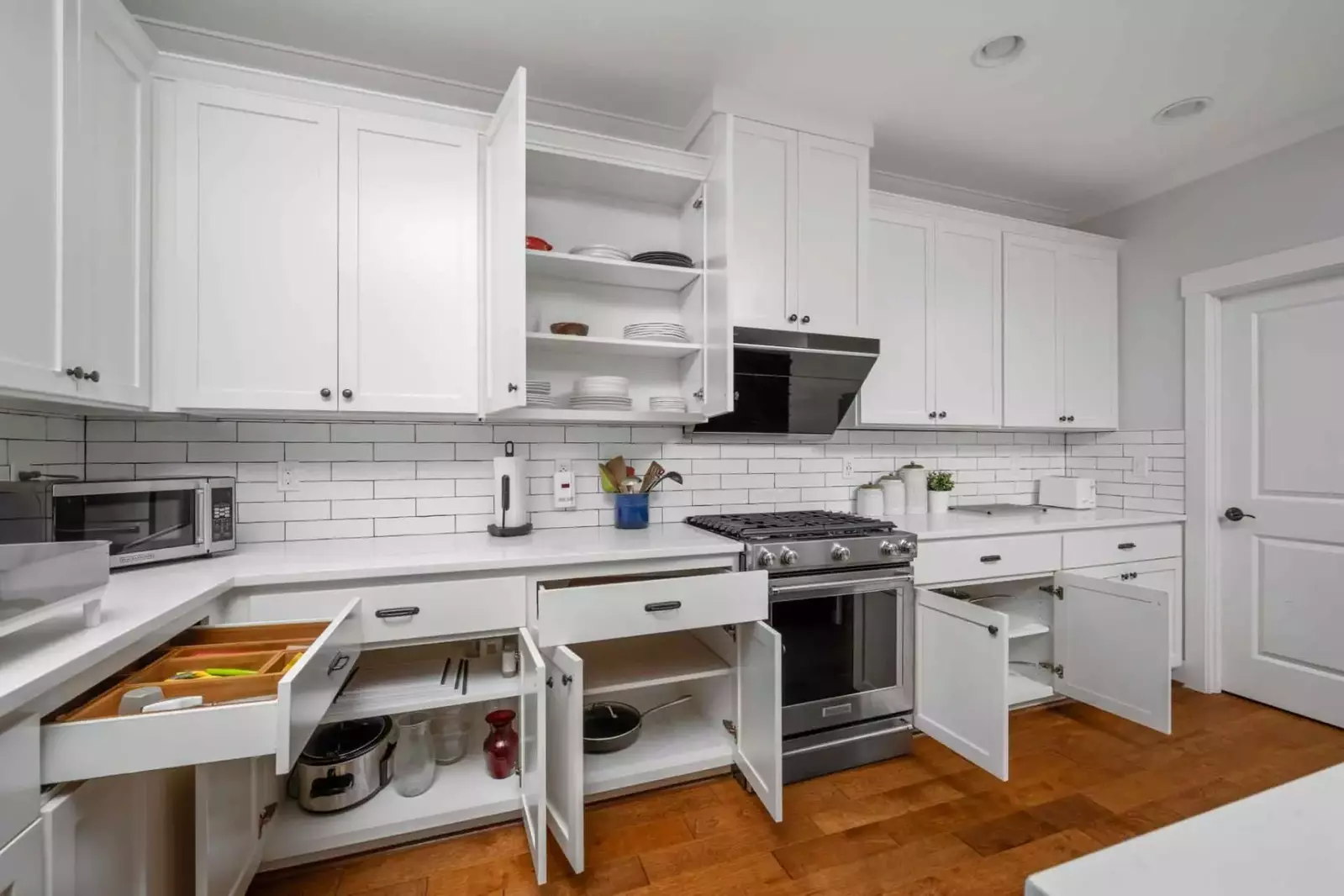 The kitchen is well equipped for a delicious culinary experience. Perfect for cooking dinner, baking cookies, and feeding the whole family!