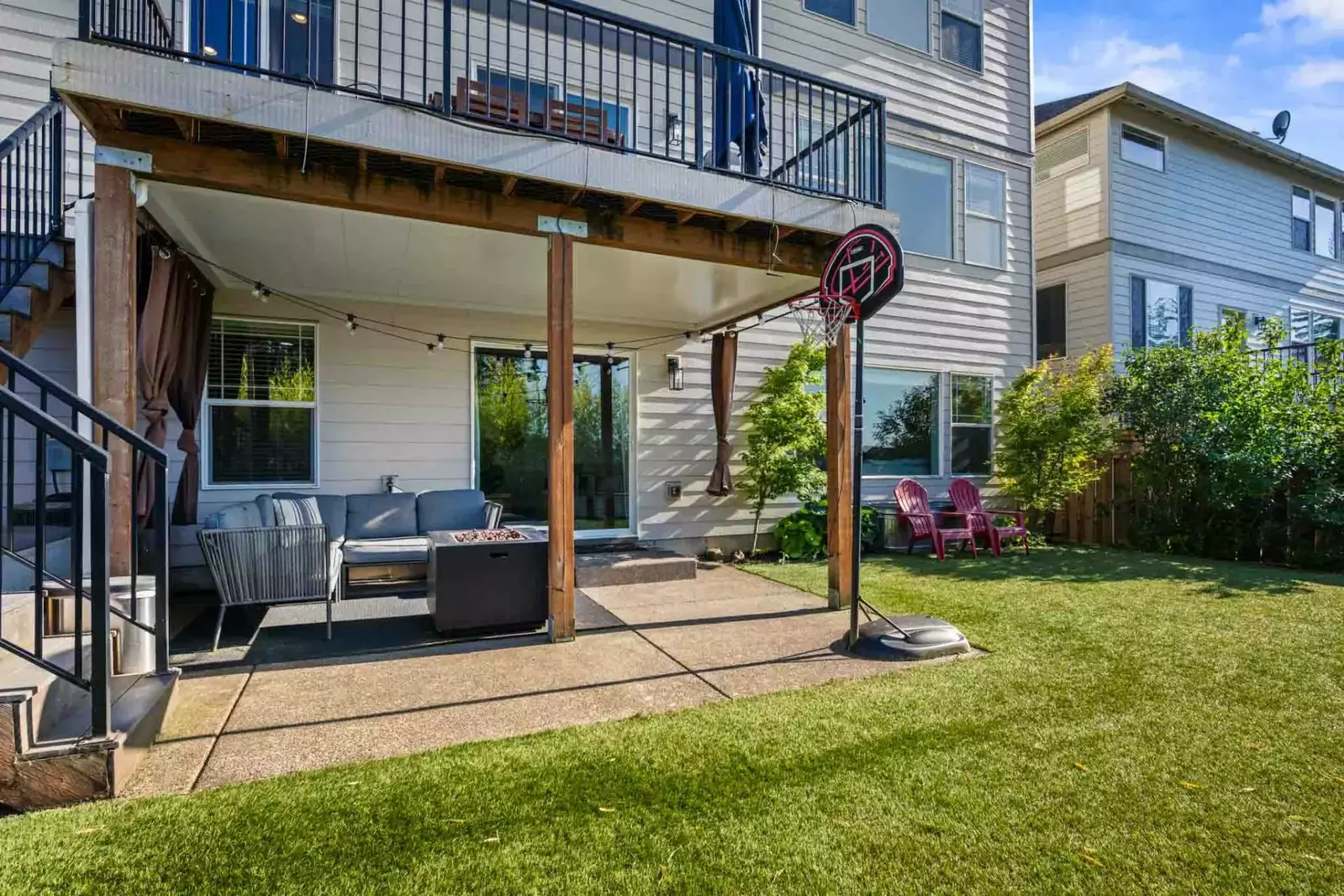 Beaverton is right next to the Willamette Valley. Feel free to reach out to us and we will tell you all about our favorite vineyards and wineries.