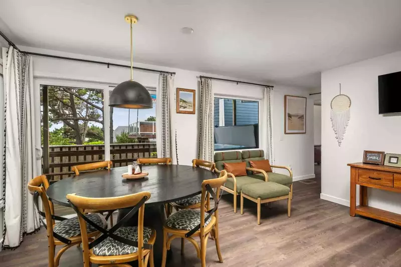 Turtle Dove Cove has plenty of places to sit down and hang out.