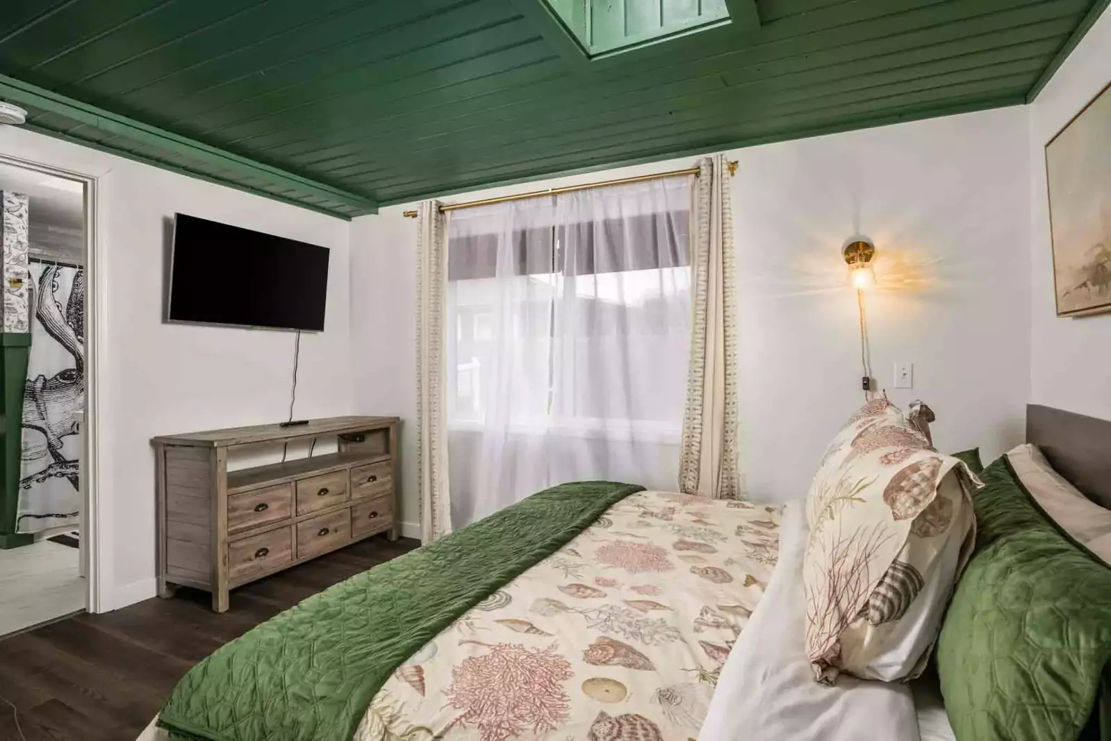 "We will definitely be back. The beds were also comfortable. Thank you for letting us stay!" - Alexandria