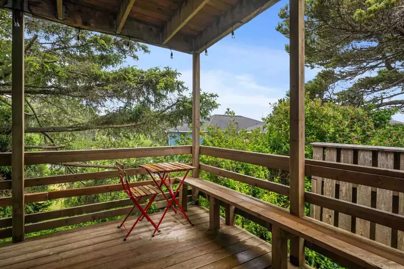 Lincoln City is just north of Depoe Bay, the whale watching capital of Oregon. Spend and afternoon there looking for these gentle giants.