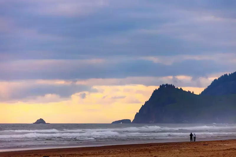 The Oregon Coast provides a scenic playground to enjoy outdoor recreation, museums & thriving beachside communities.