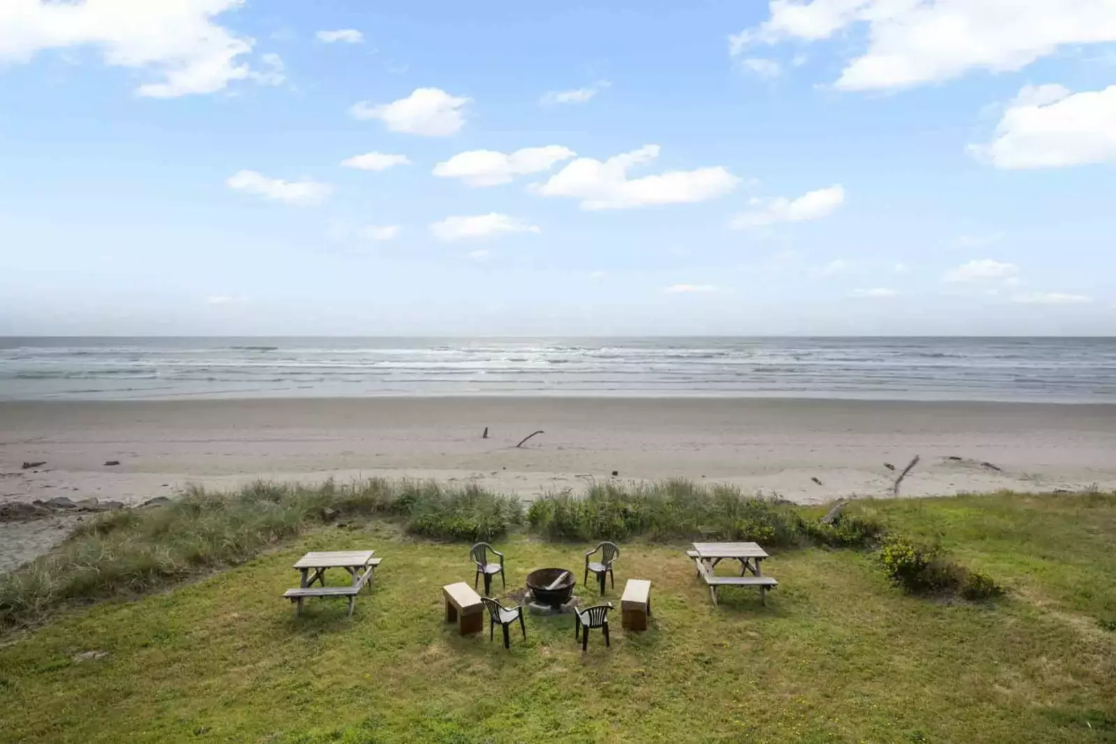 The Oregon Coast is gorgeous in every season. Remember to pack both sunblock and some warm clothing.