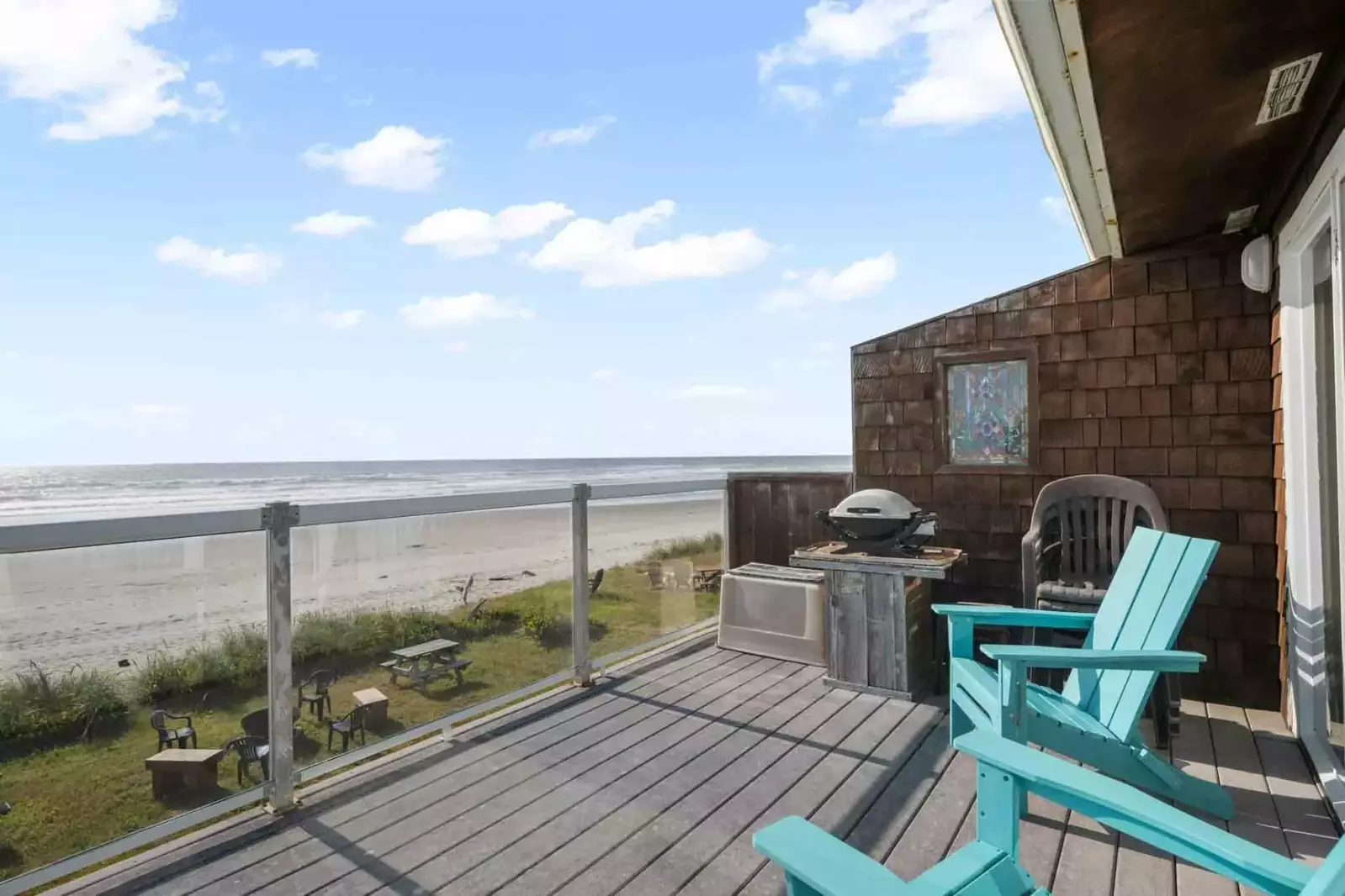 Rockaway Beach is south of Cannon Beach and north of Tillamook. Use this rental as a base camp to explore the Oregon Coast.