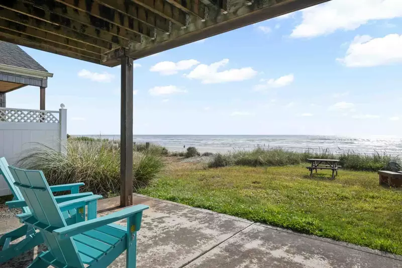 Rockaway Beach is south of Cannon Beach and north of Tillamook. Use this rental as a base camp to explore the Oregon Coast.