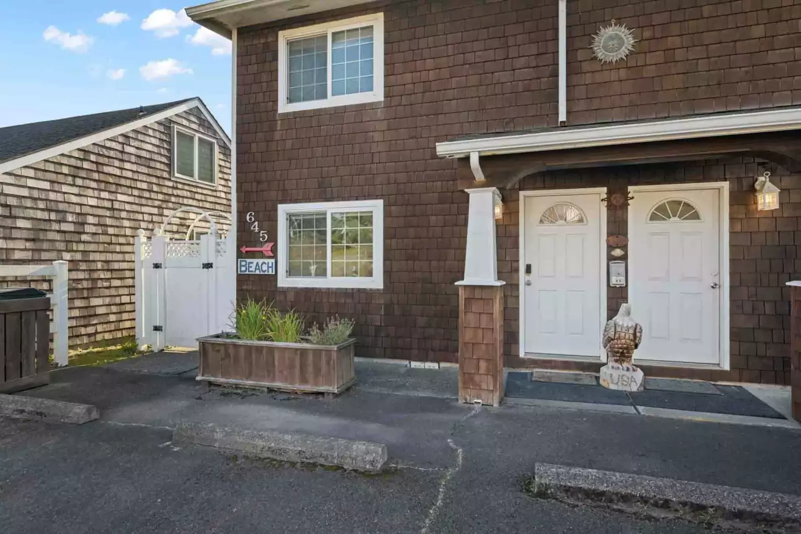 Beachy Eagle B is ready to host you. Book now and make memories that will last a lifetime!