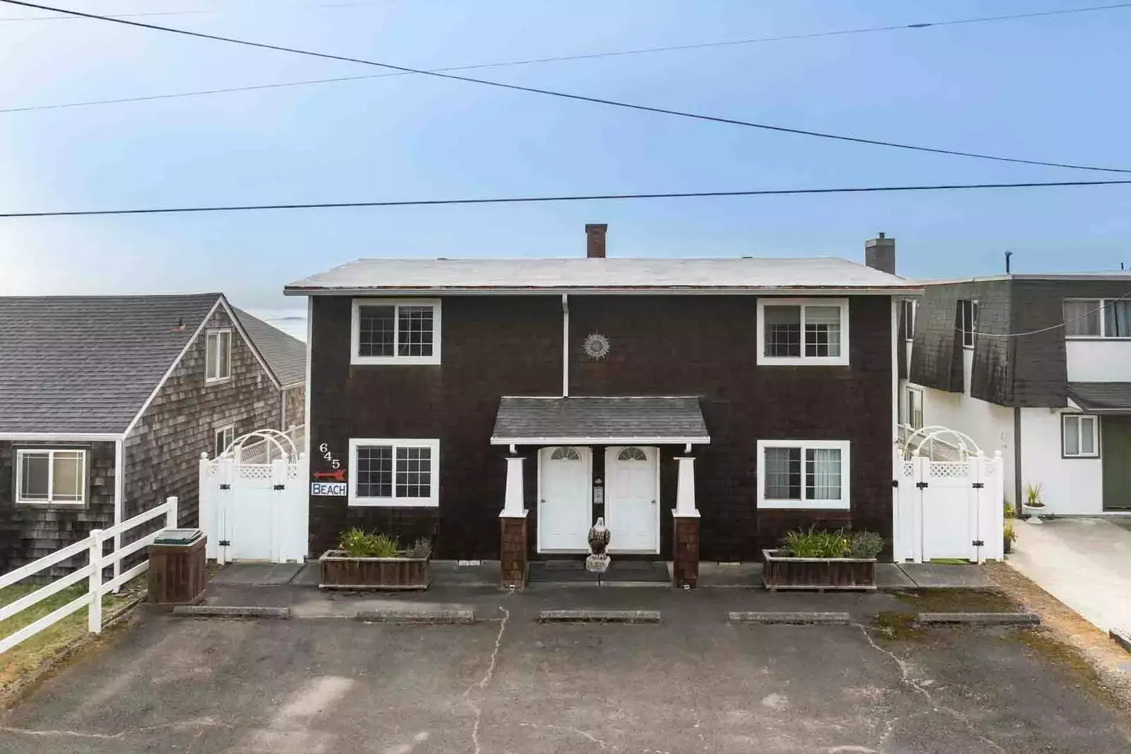 The Oregon Coast is gorgeous in every season. Remember to pack both sunblock and some warm clothing.