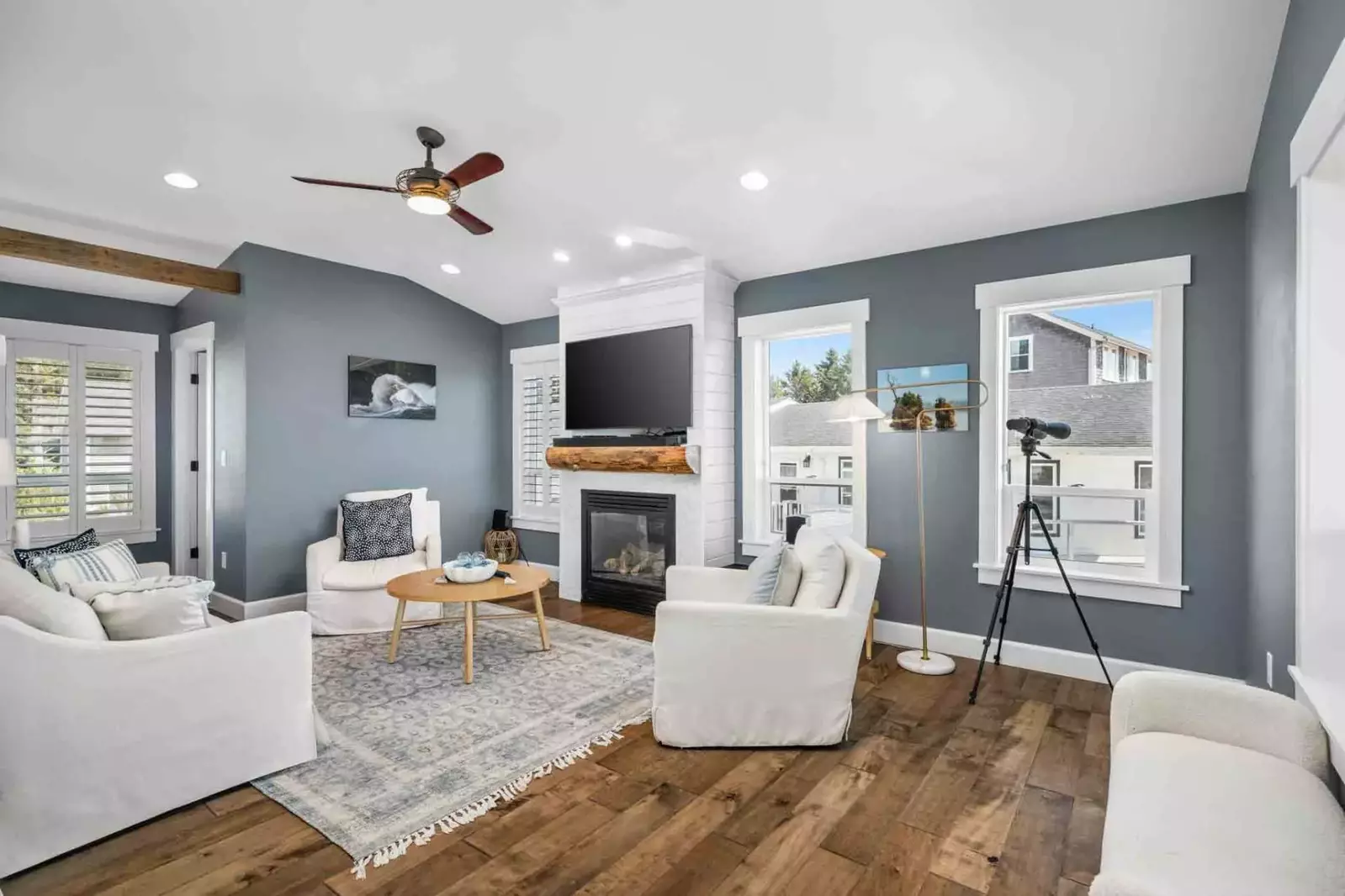 Welcome to Nauti Beach Cottage! Please enjoy our spacious rental in the heart of Lincoln City.