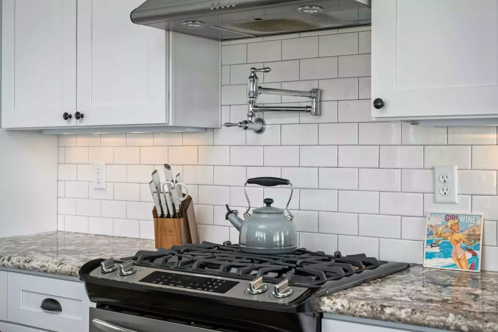 Lincoln City is an excellent place to get find seafood. You can even collect your own by fishing, clamming, or crabbing.