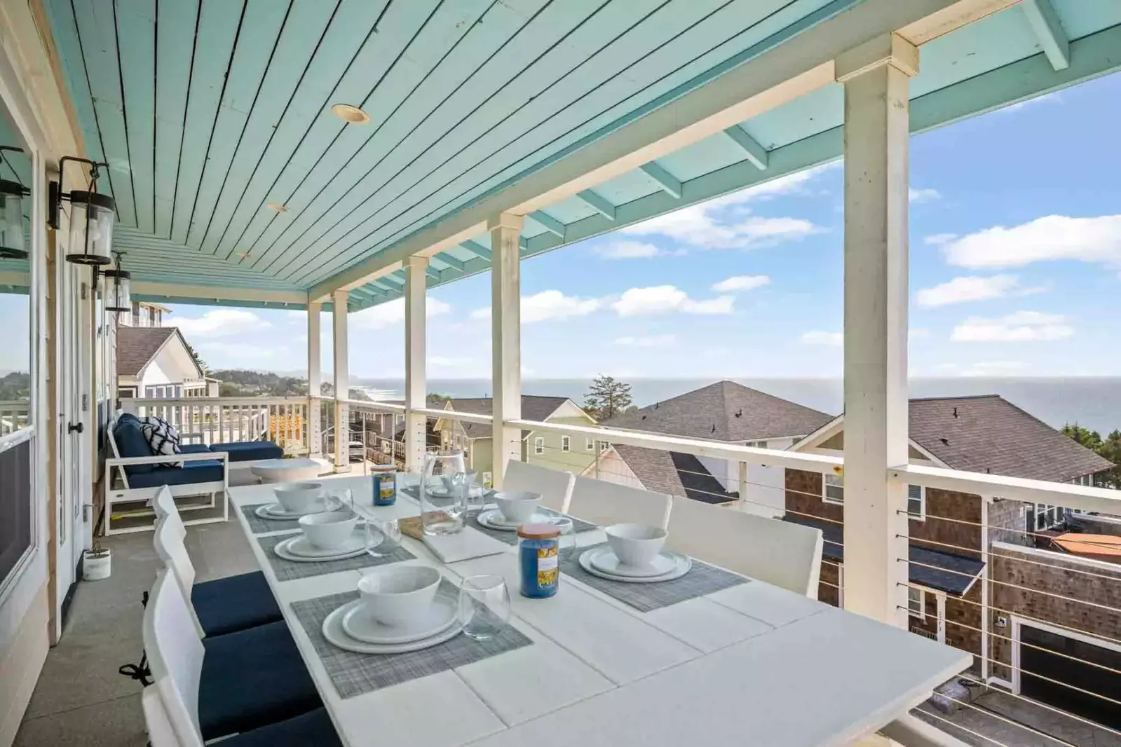 Lincoln City is known for its vast sandy beaches, kite flying, the Chinook Winds Casino, an outlet mall, seafood, and more!