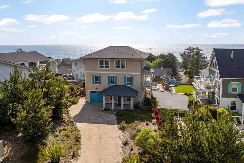 Please reach out with any questions about Lincoln City, the Oregon Coast, or this rental. We hope we get to host you soon!