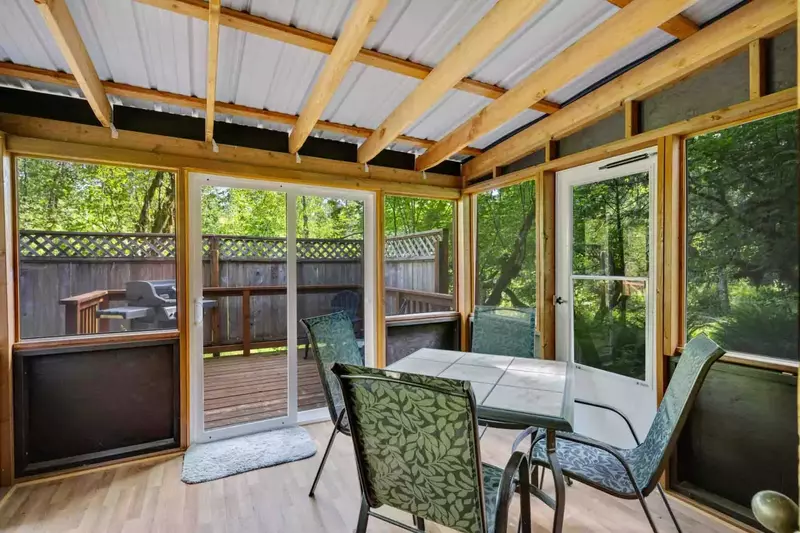 Enjoy the large windows and beautiful natural views.