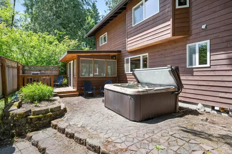 Huckleberry Hideout is on the slopes of Mt Hood, Oregon's most iconic mountain.