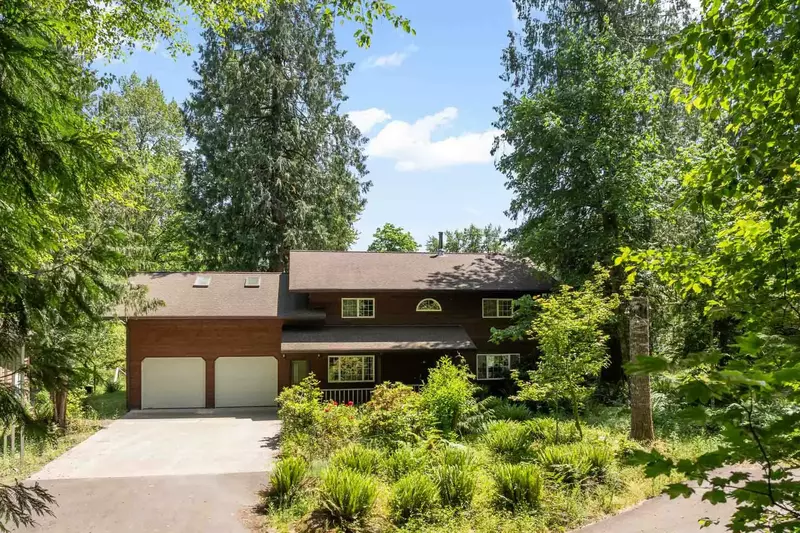 Mt Hood Village is located on Highway 26 with lots of great restaurants for guests to try out.