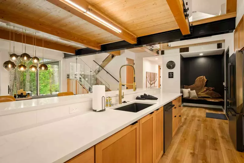 "This house is beautiful and in a great setting. The design and decor is top tier." - Paul