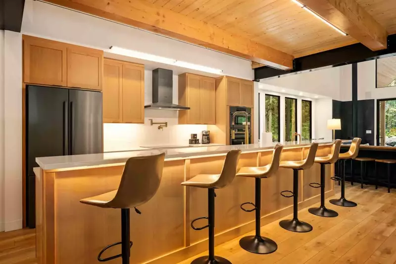 "It was absolutely magical. The layout and finishes were incredible. It was so bright and comfortable." - Shirley