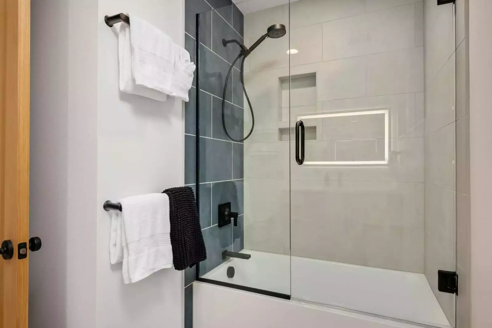 "The management company was friendly and responsive. We can’t wait to return!" - Shirley