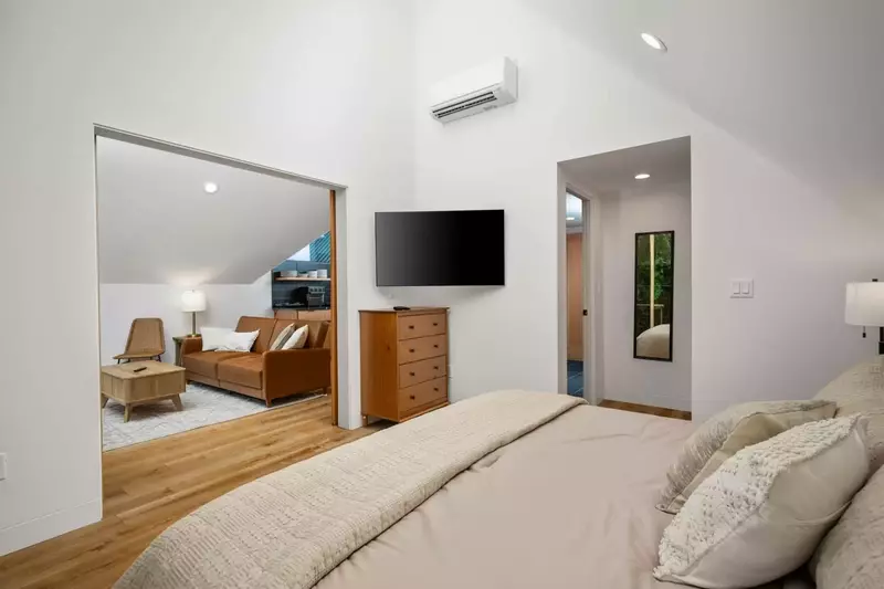 "Beautiful home. Very relaxing. Had everything I needed for a great trip." - Jason