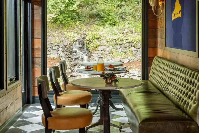 The cafe area is the right spot to enjoy a coffee or tea.