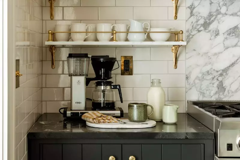 Coffee lovers are in luck as this rental provides coffee. There are also cute cafes a short drive away.