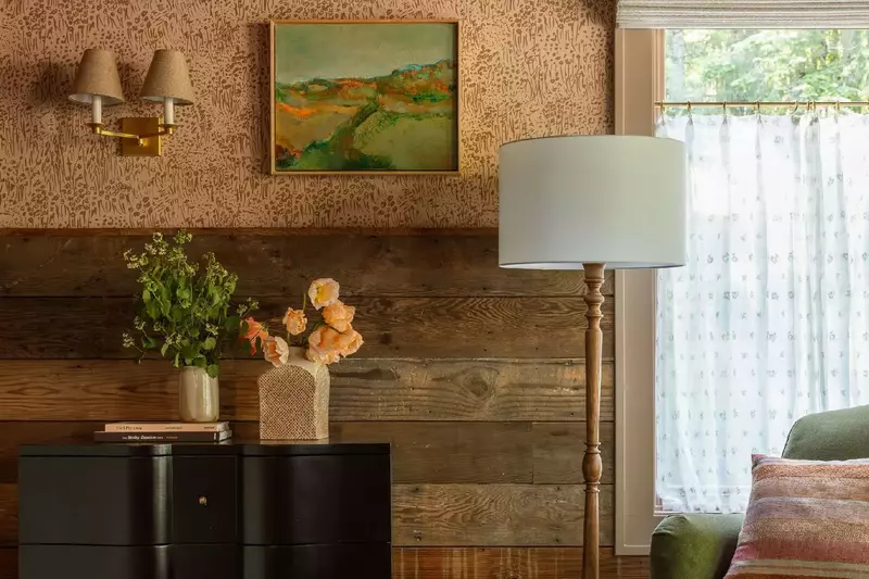 Feel free to reach out to our team for advice on local experiences. We are happy to recommend food, hikes, art, landmarks, hidden gems, and more.