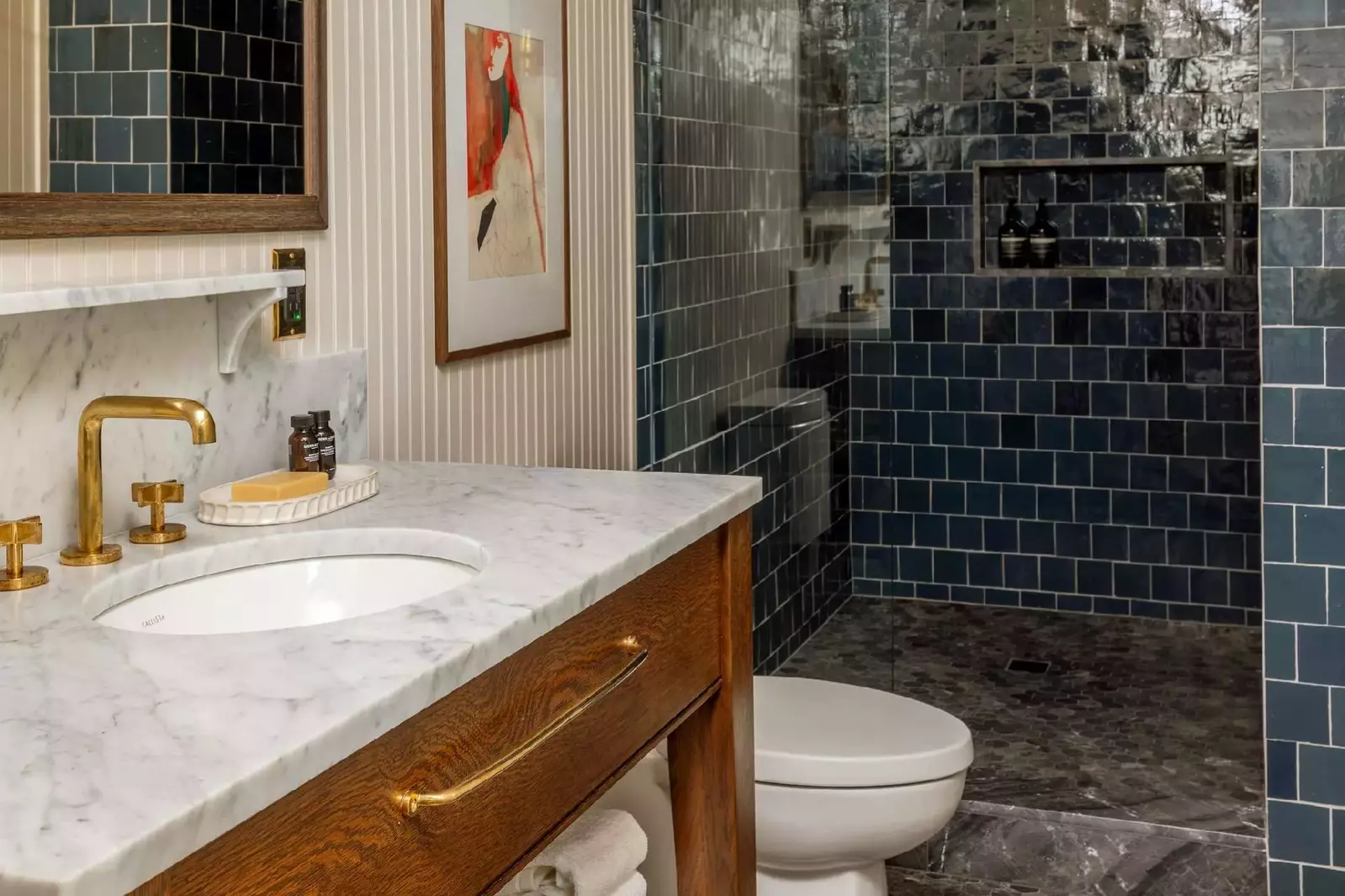 With 5.5 bathrooms everyone staying here has ample privacy.