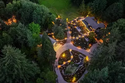 "Stunning property with amazing landscaping" - Caitlin