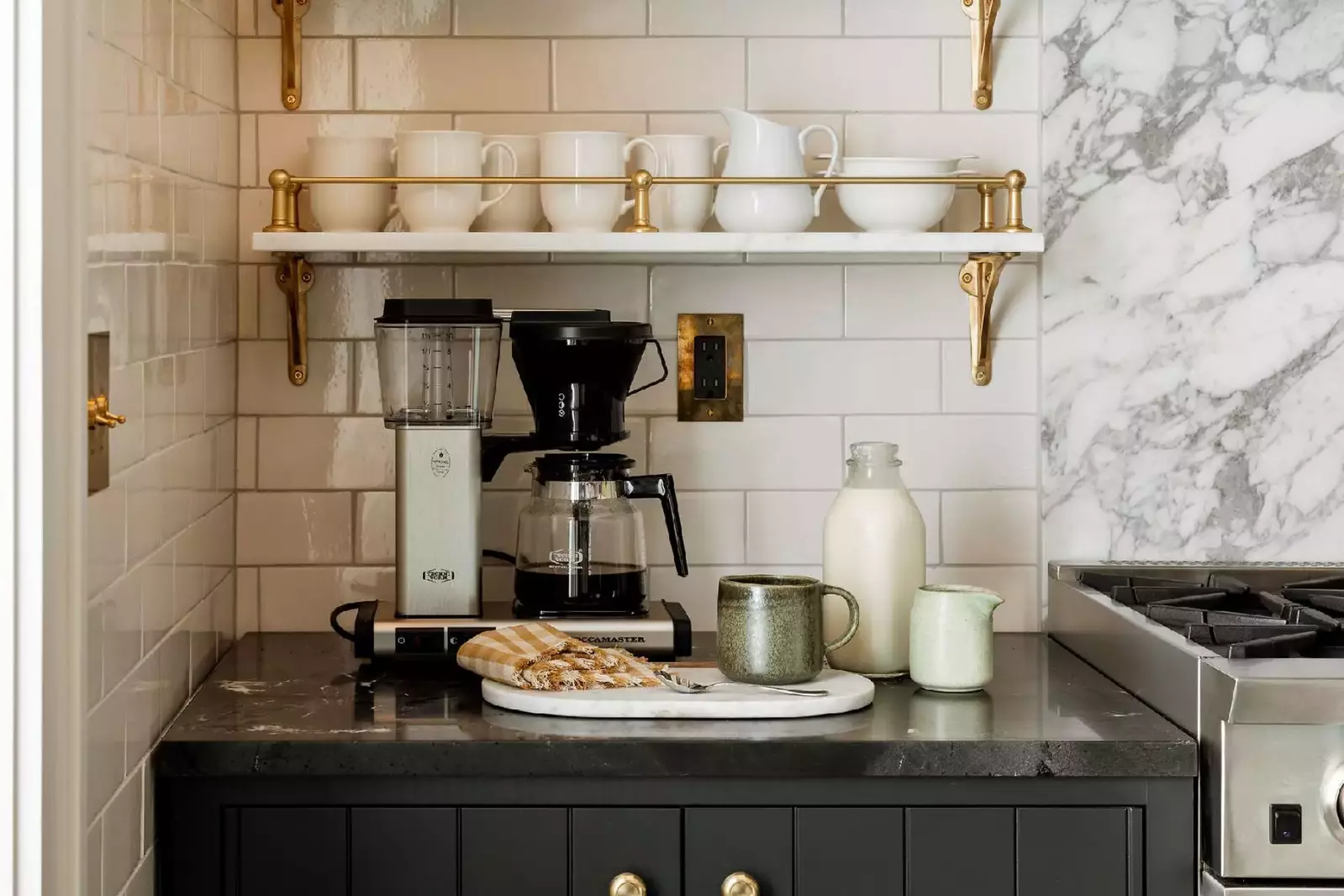 Coffee lovers are in luck as this rental provides coffee. There are also cute cafes a short drive away.