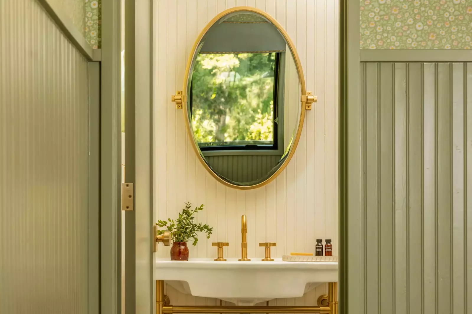 "I can’t believe I was one of the first guest to stay in this magical place and I’ll be back soon!" - Jess