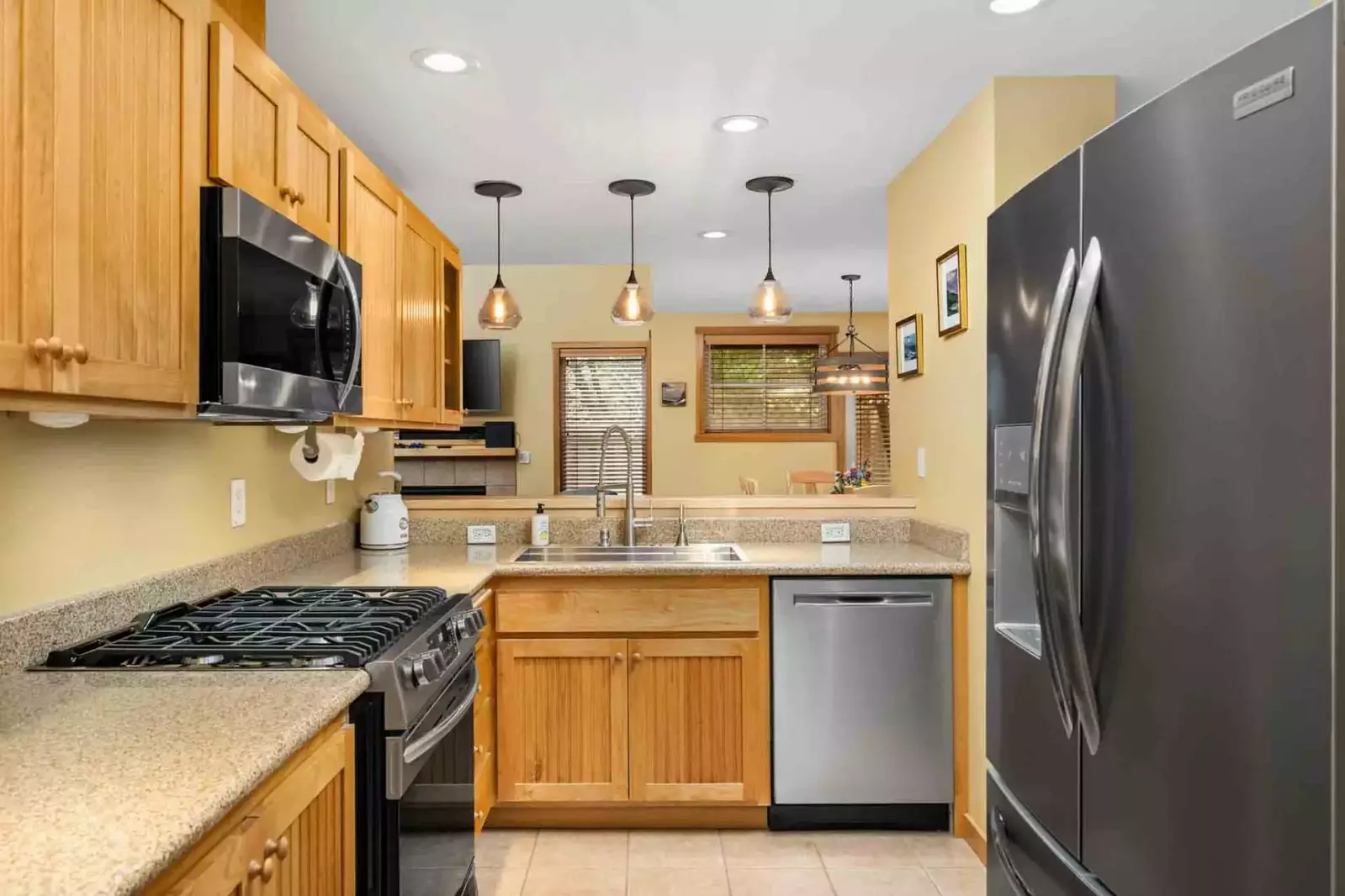 Cook delicious meals for breakfast, lunch, and dinner in this fully equipped kitchen. We suggest grabbing some seafood from a local market.