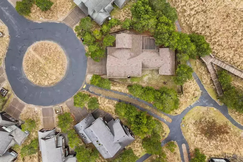 Sea You Later is located at the end of a peaceful cul-de-sac.