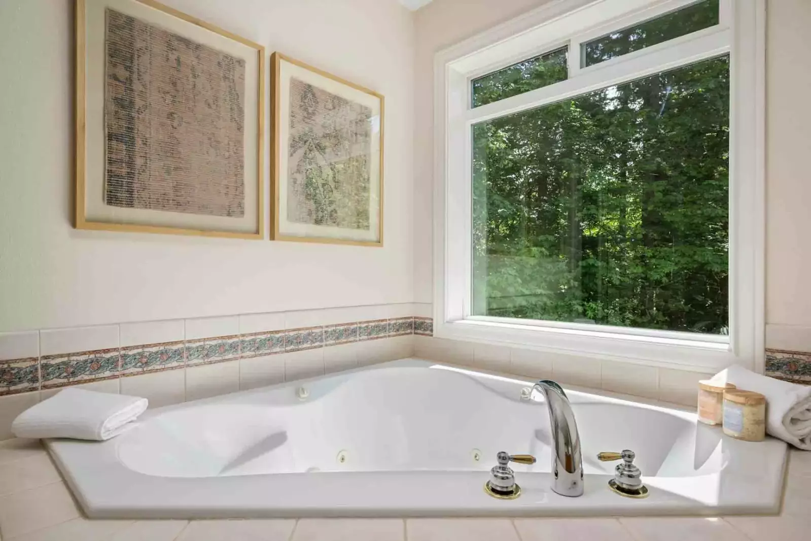 Relax in the tub after a fun day of Oregon adventures!