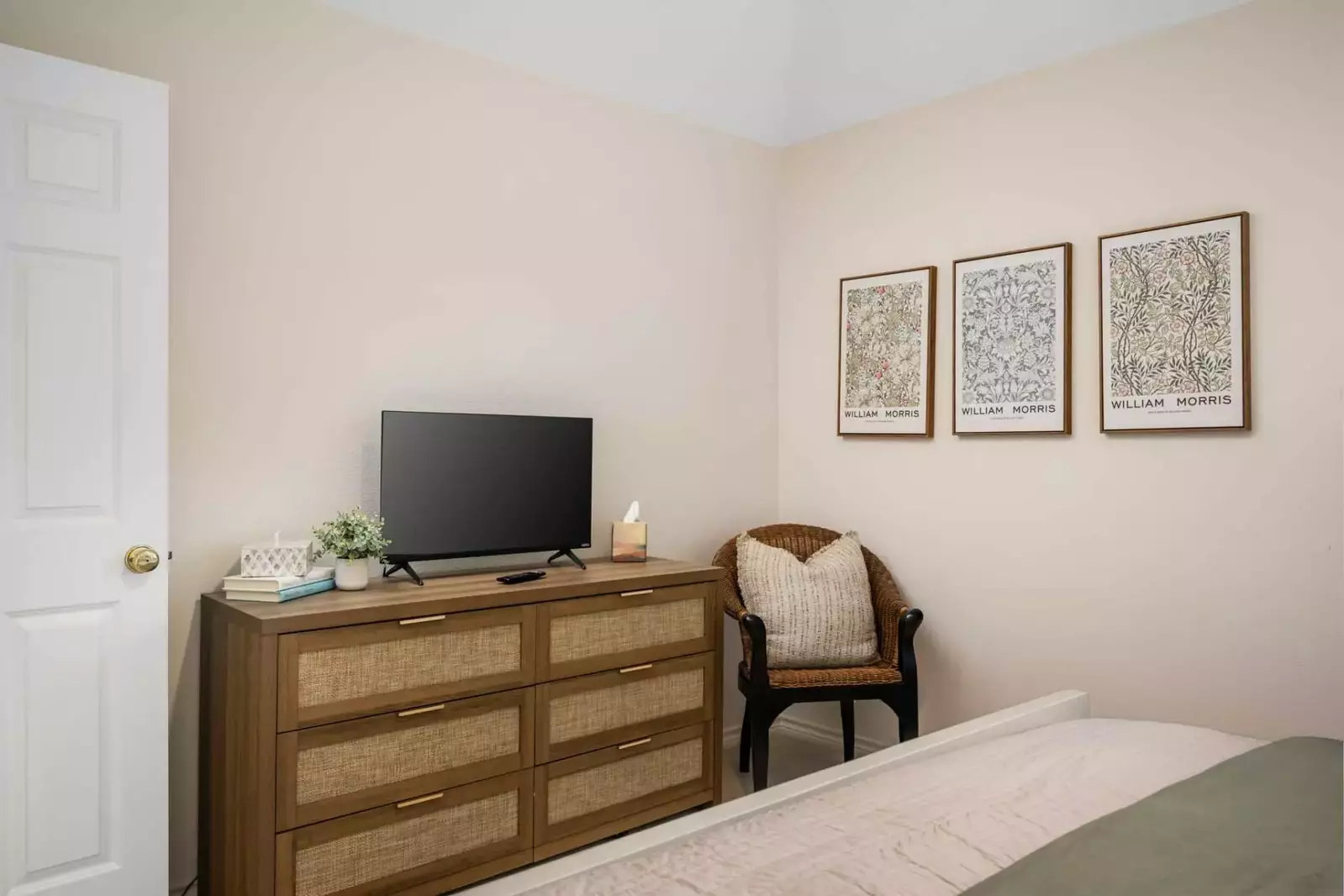 Tigard is between The Coast, The Gorge, The Willamette Valley, and Mount Hood. Use The Holistic Hideaway as a base camp for an Oregon adventure!